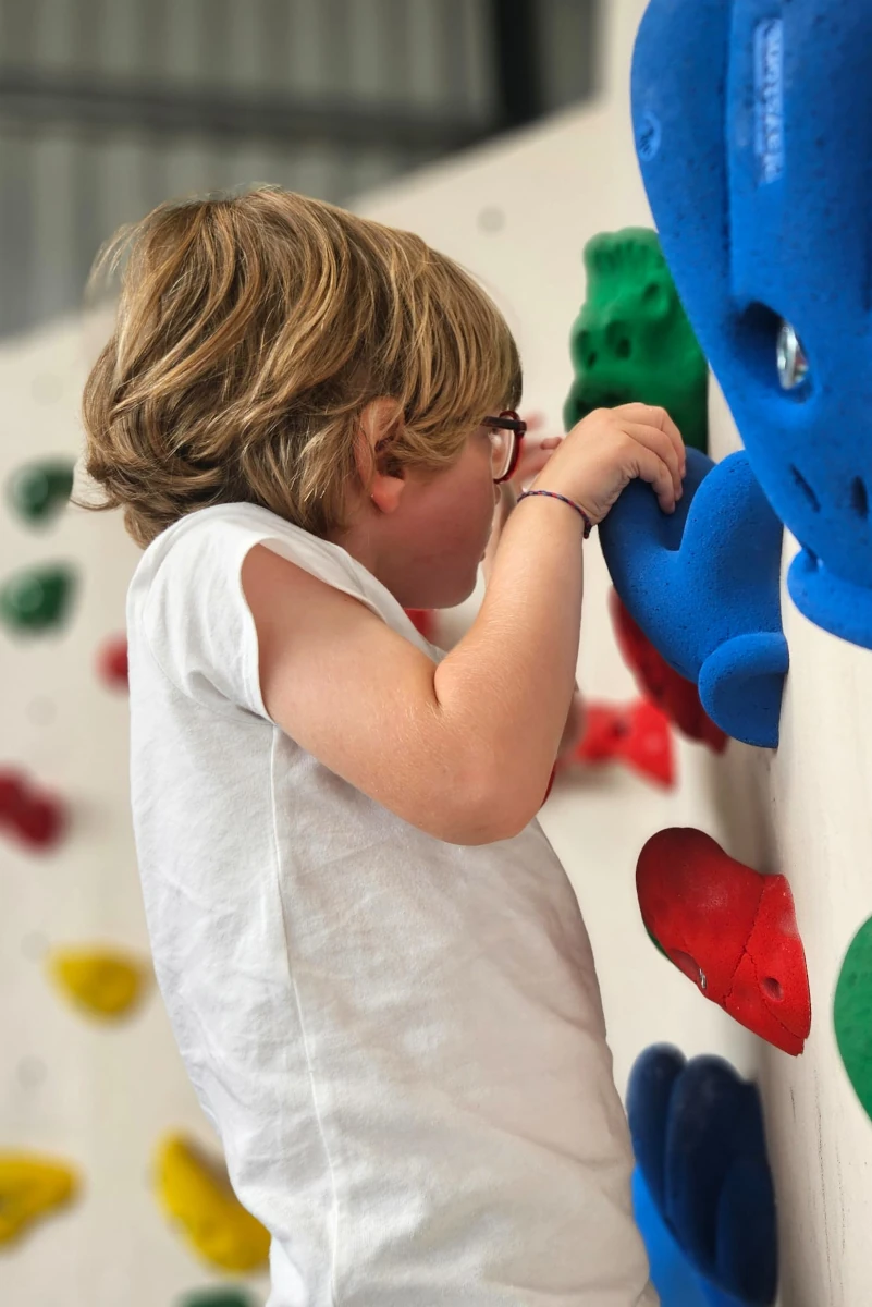 Escalade enfant à Gujan-Mestras dans la salle Bassin à Bloc